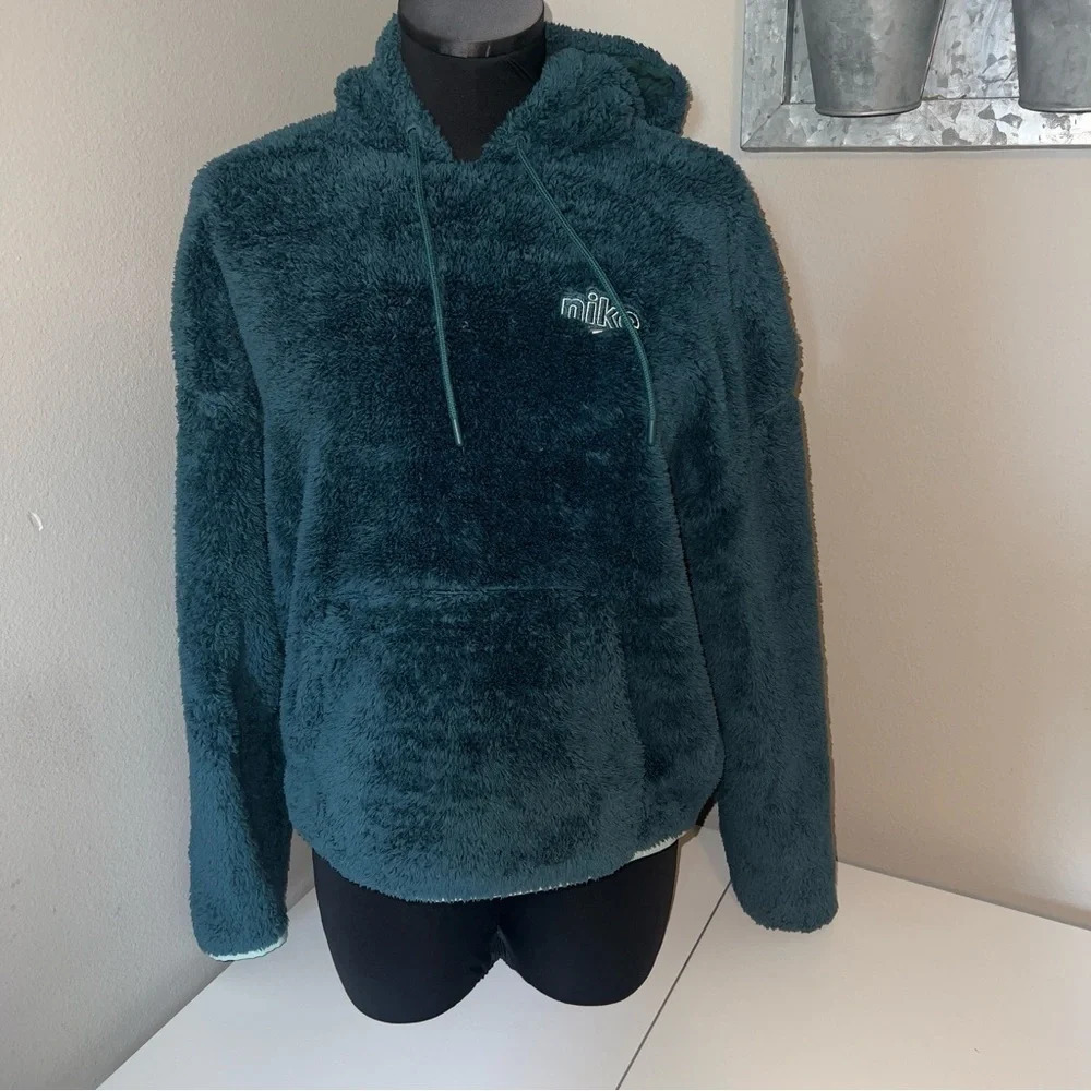 Nike Women's NSW Plush Fleece Hoodie Size Medium Atomic Teal/Enamel Green
